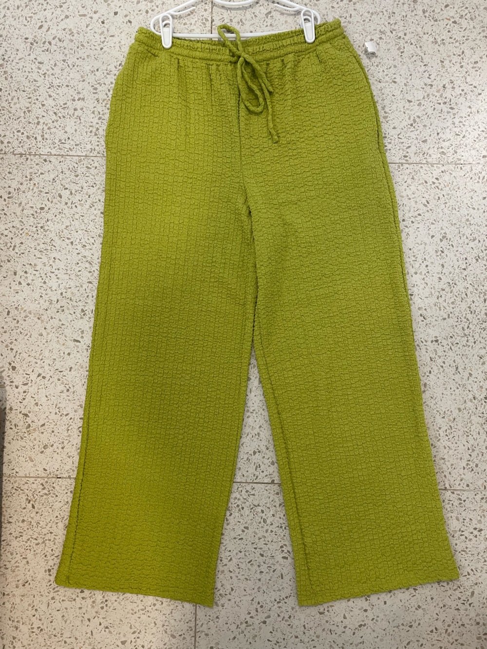 Chartreuse Set - Picture 3 of 3